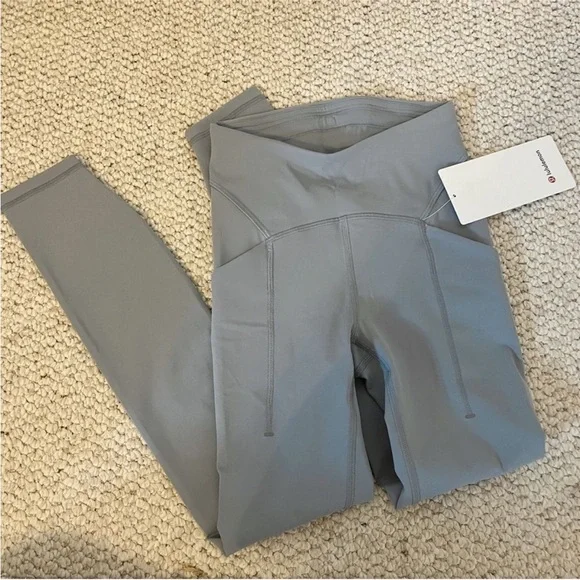 Lululemon - NWT Power Thru - leggings with pockets - size 0 - Picture 2 of 9